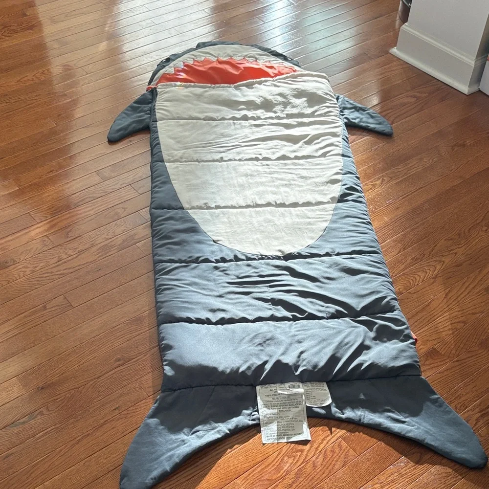Shark Sleeping Bag (copy) see Kids section - Picture 3 of 17